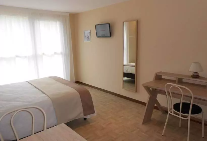 Pokój Rodzinny, Hôtel La Pause