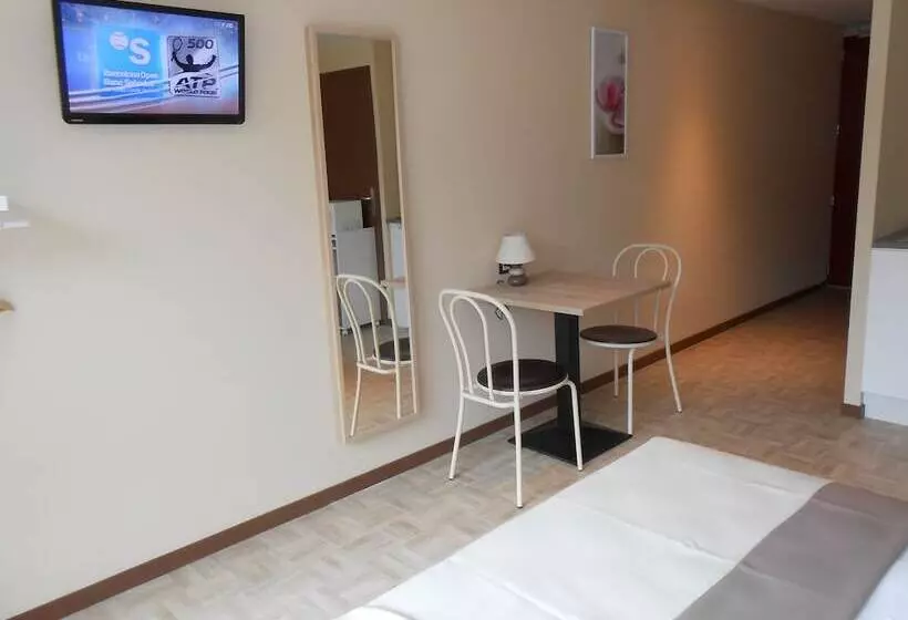 Pokój Rodzinny, Hôtel La Pause