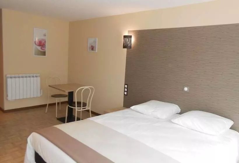 Pokój Rodzinny, Hôtel La Pause