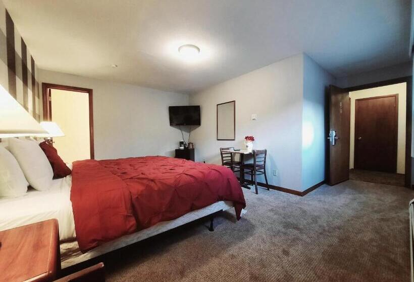 غرفة قياسية سرير كينج, North Ironwood Acres   Black River Lodge