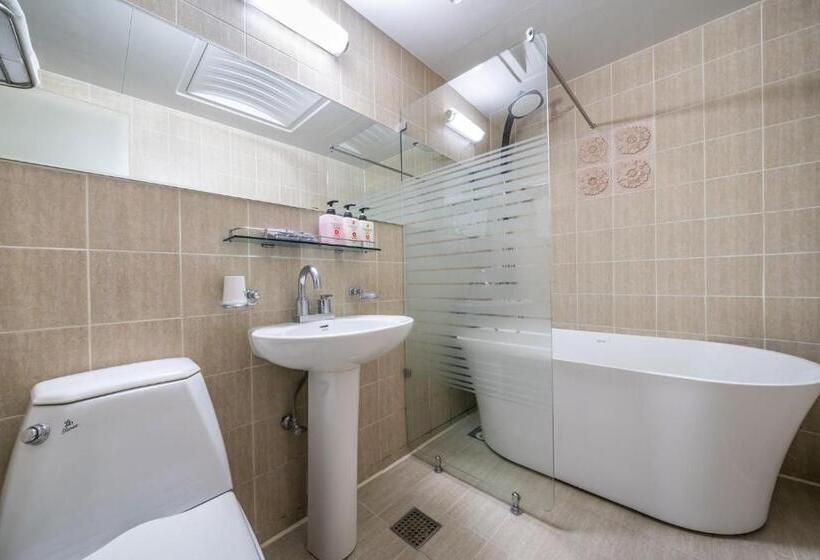 Quarto Triplo Superior, Q