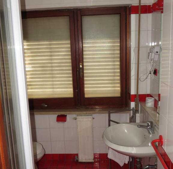 חדר סטנדרט לשלושה, San Michele