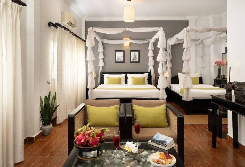 سوییت خانوادگی, People By The Community