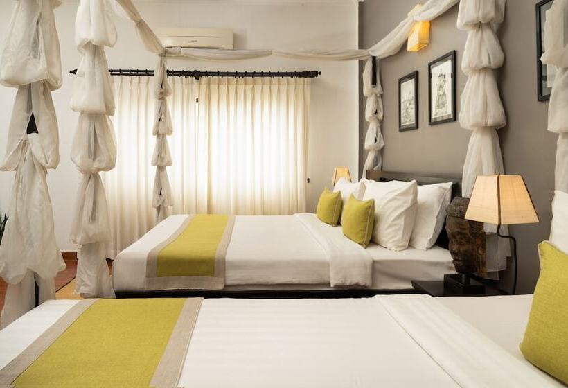 سوییت خانوادگی, People By The Community