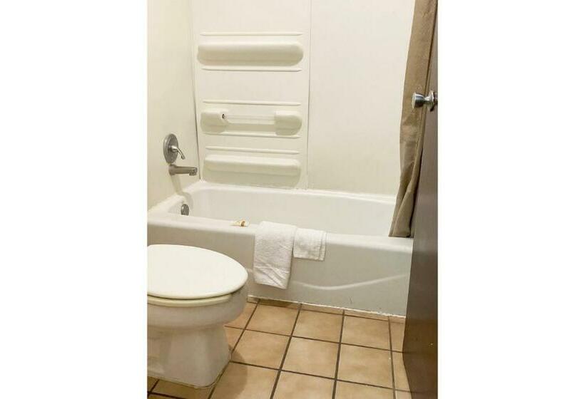 غرفة قياسية سرير كينج, Landmark