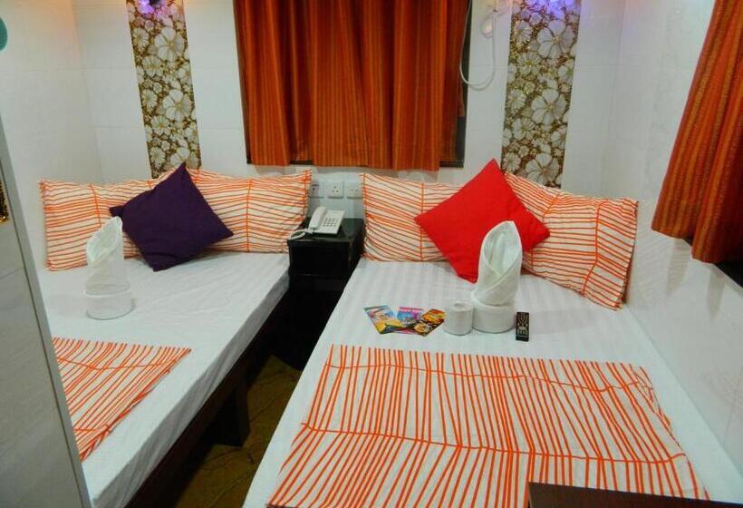 اتاق خانوادگی, New London Hostel