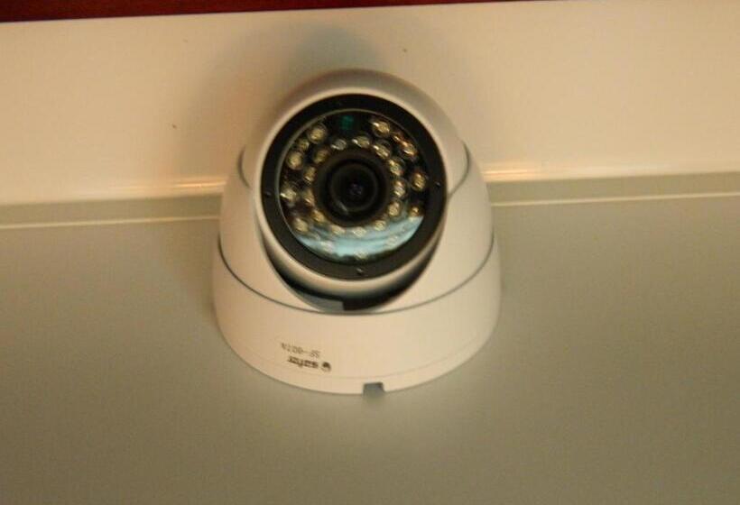 اتاق خانوادگی, New London Hostel