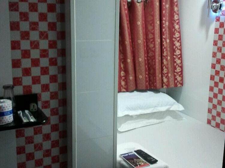 اتاق استاندارد یک نفره, New London Hostel