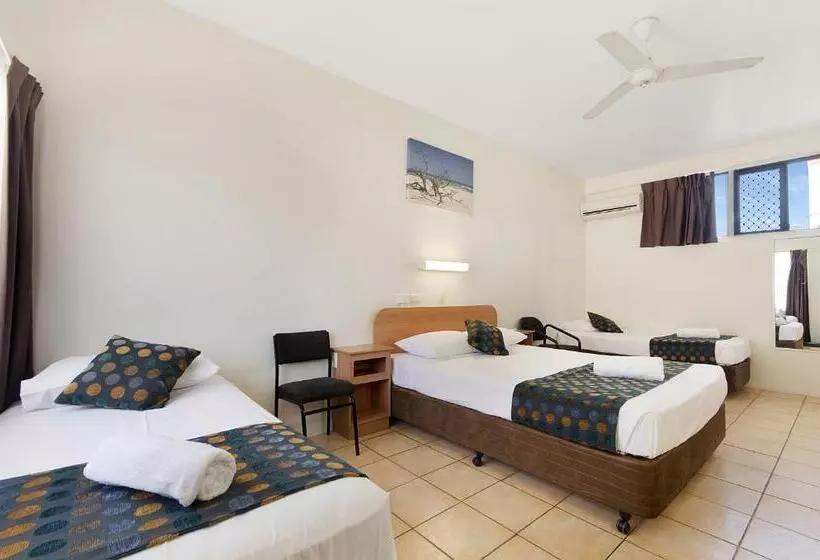 اتاق خانوادگی, Beach House Motel