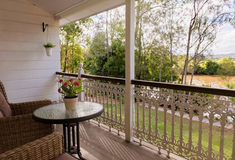 带河湖景观的套房, Bli Bli House Riverside Retreat