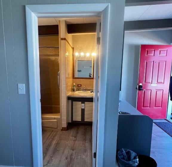 スタンダードルーム, Claddagh Motel & Suites