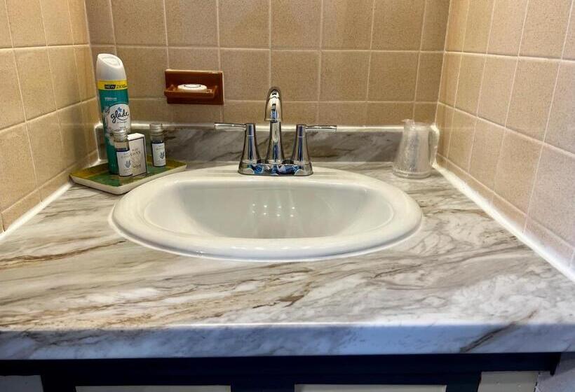 スタンダードルーム, Claddagh Motel & Suites