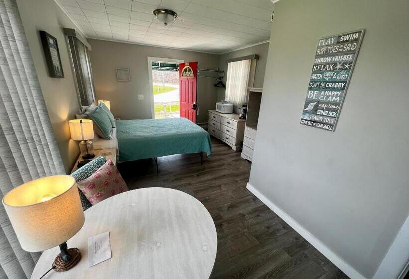 اتاق استاندارد, Claddagh Motel & Suites