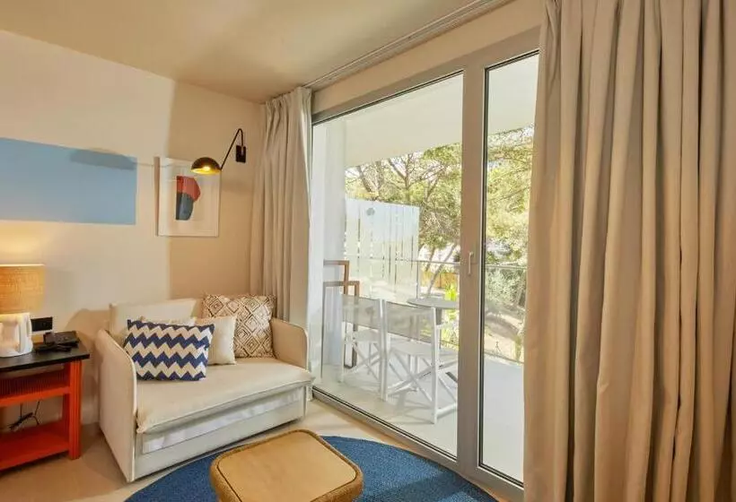 اتاق کلاب, Alua Calvia