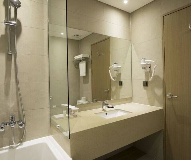 Standard Room 2 Double Beds, Best Western Haeundae