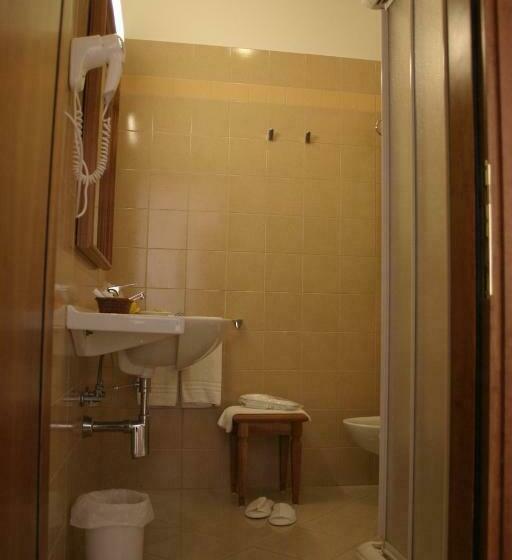 Четырехместный Номер Стандарт, Centro Di Spiritualita Padre Pio