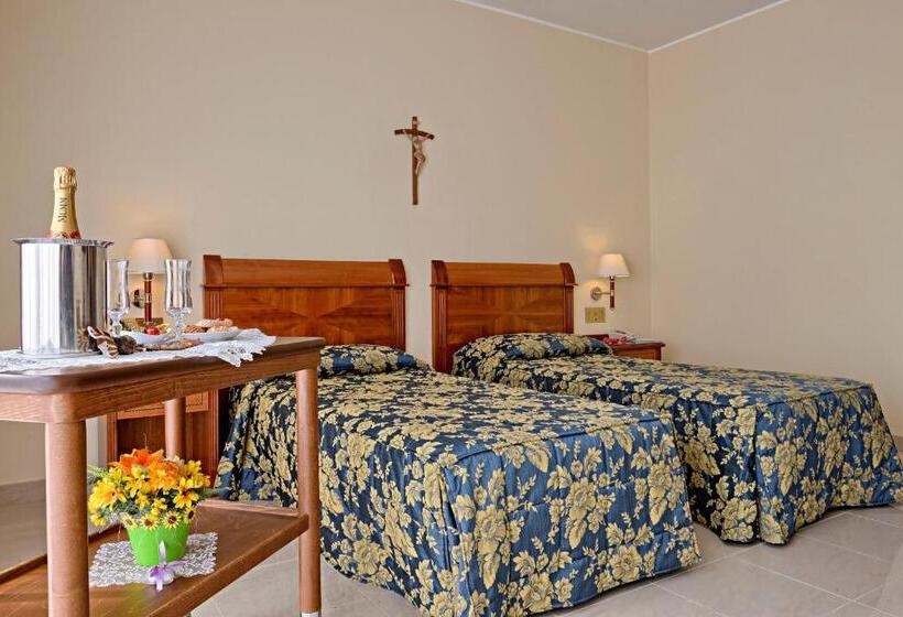 Номер Стандарт, Centro Di Spiritualita Padre Pio