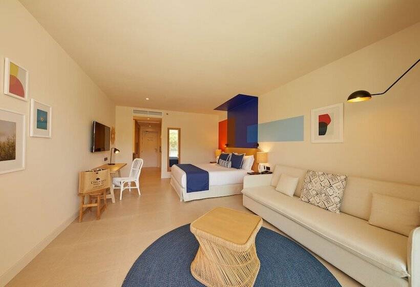 سوییت جونیور, Alua Calvia