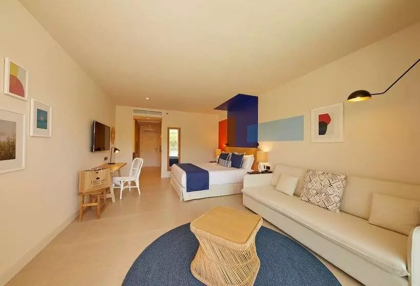 سوییت جونیور, Alua Calvia