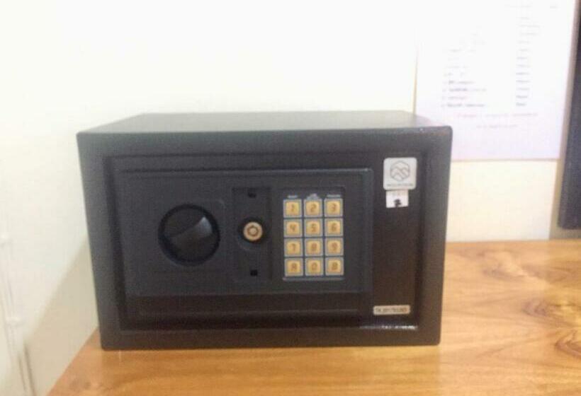 غرفة ديلوكس ثلاثية, Golden Bee Phi Phi