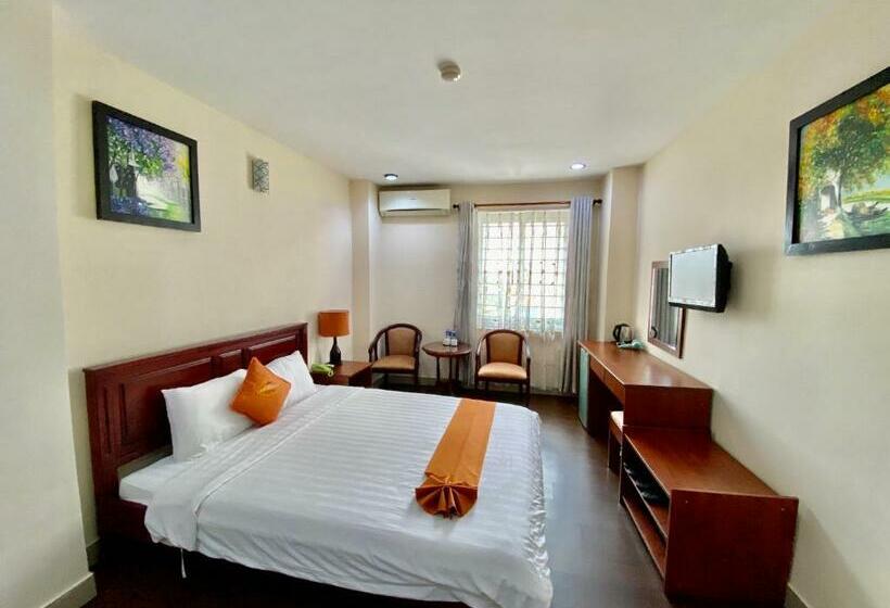 اتاق لوکس, Golden Star