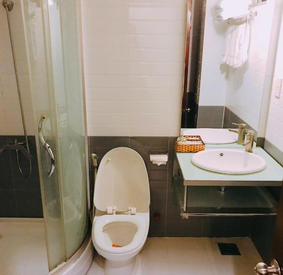 اتاق استاندارد سه نفره, Golden Star