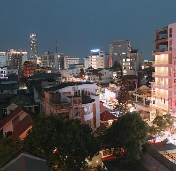 اتاق استاندارد سه نفره, Golden Star