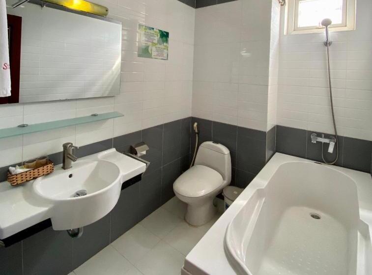 اتاق استاندارد سه نفره, Golden Star