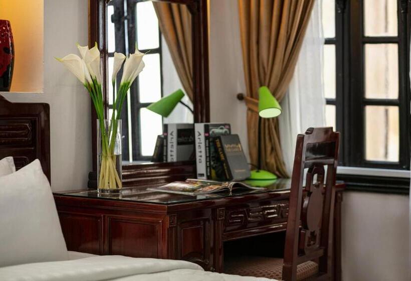 Deluxe Family Room, Little Diamond