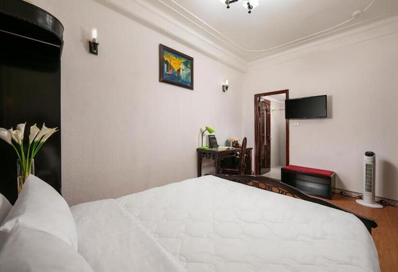 Superior Room, Little Diamond