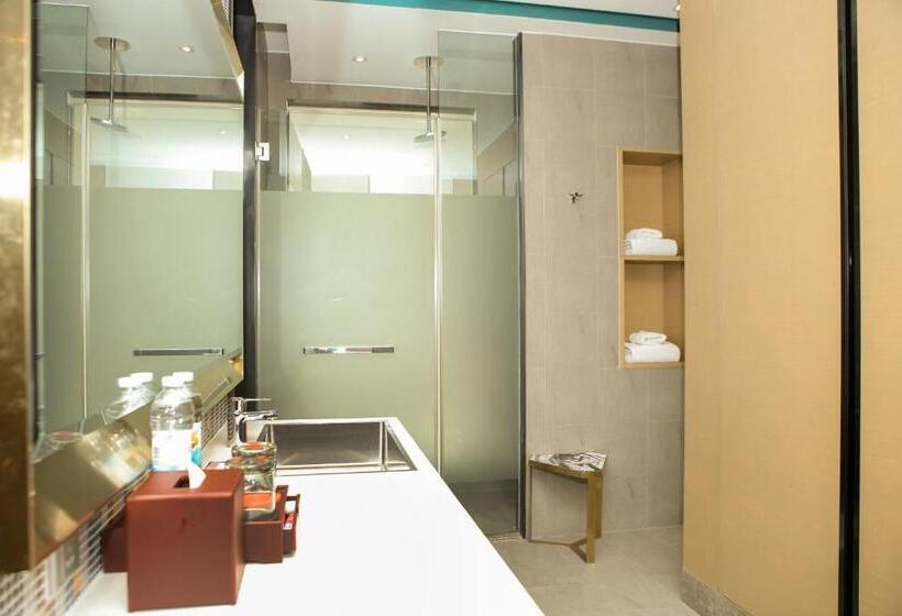 اتاق اجرایی با تخت بزرگ, Minimax Premier Hotel Shanghai Hongqiao