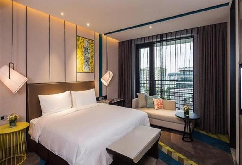 اتاق اجرایی با تخت بزرگ, Minimax Premier Hotel Shanghai Hongqiao