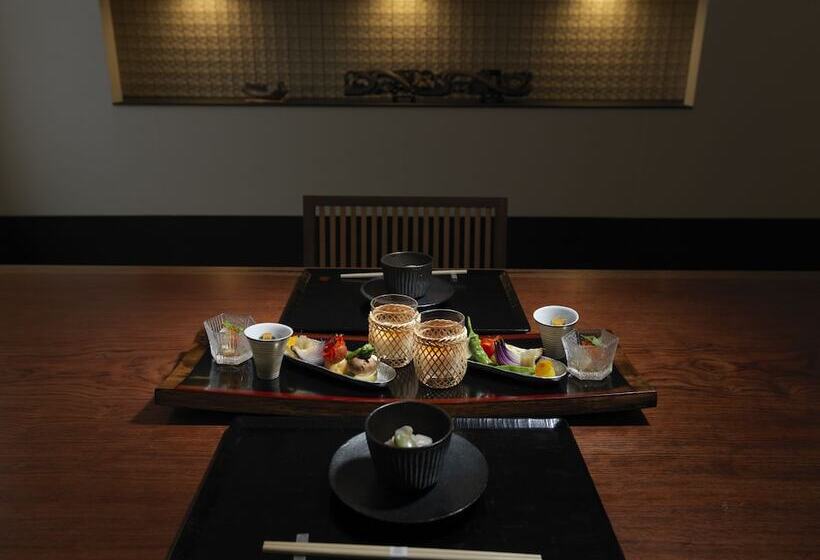 اتاق لوکس, Niseko Konbu Onsen Tsuruga Moku No Sho