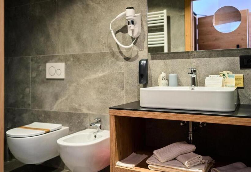 جناح جونيور ديلوكس, Rio