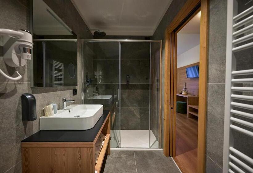 جناح جونيور ديلوكس, Rio