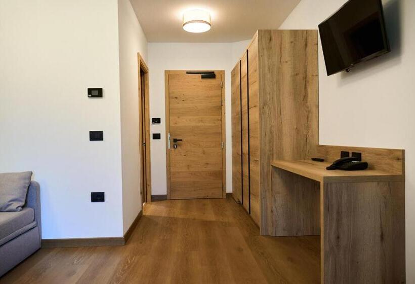 جناح جونيور ديلوكس, Rio