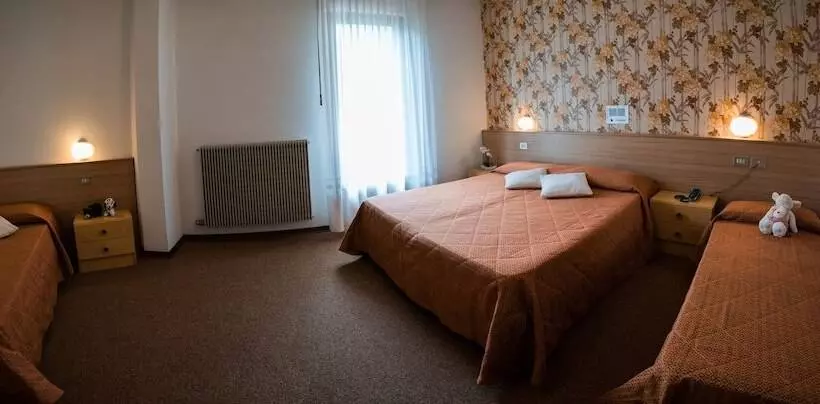 Economy Quadruple Room, Rio