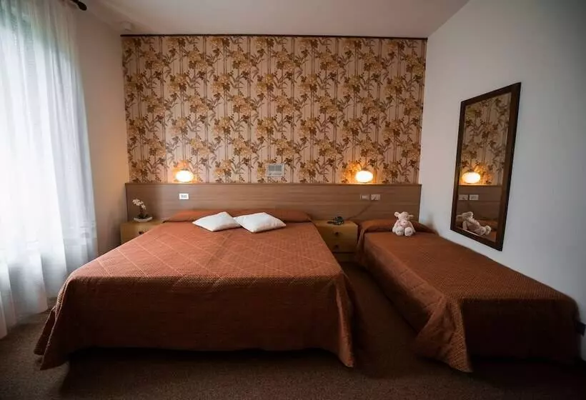 Economy Quadruple Room, Rio