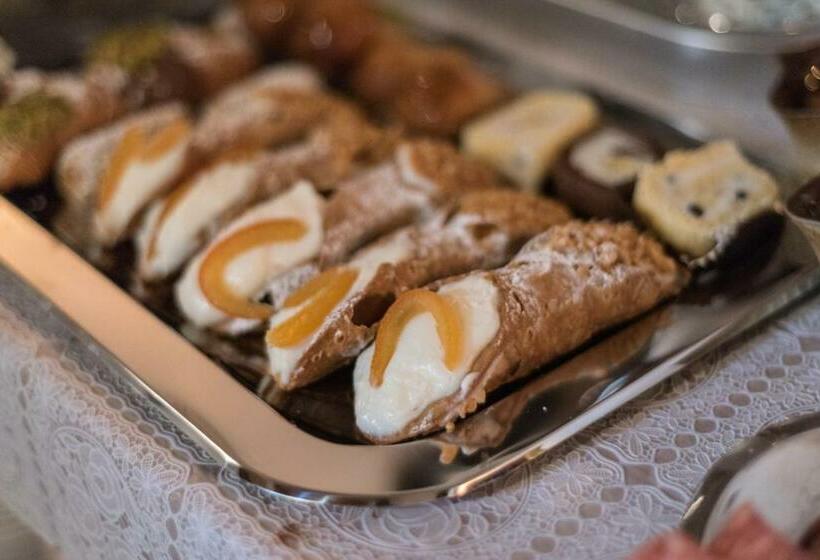 Трехместный Номер Deluxe Вид на Море, Le Teste Di Moro Al Duomo