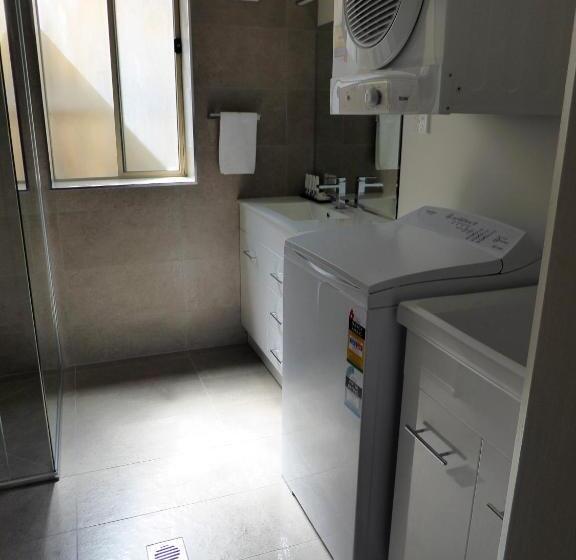 דירת דלוקס 2 חדרי שינה, Lifestyle Apartments At Ferntree