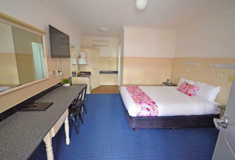 اتاق اکونومی, Ben Chifley Motor Inn