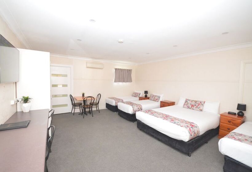 اتاق خانوادگی, Ben Chifley Motor Inn