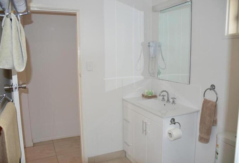 سوییت خانوادگی, Rover Motel