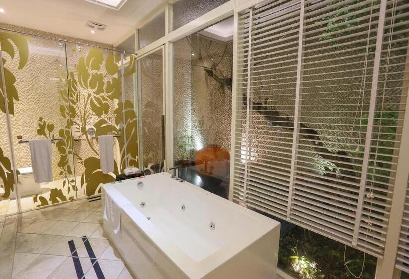 سوییت سوپریور, Mulan Motel Taipei