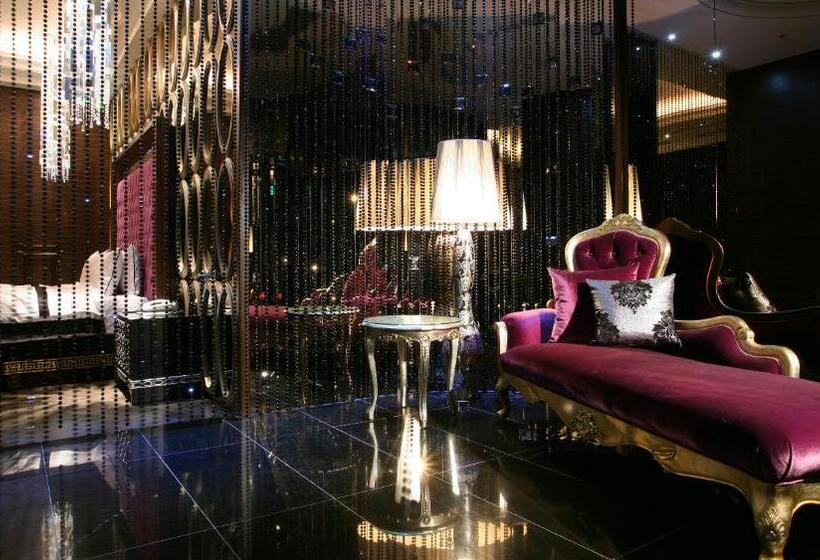اتاق استاندارد با چشم‌انداز استخر, Mulan Motel Taipei