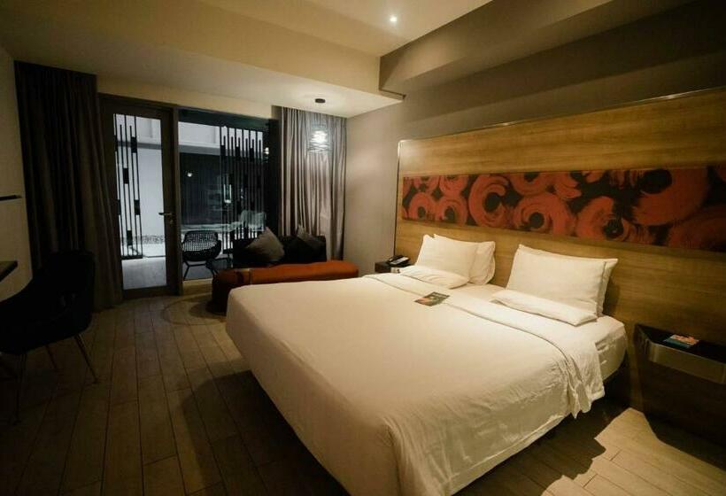 Номер Deluxe с Балконом, Novotel Pekanbaru