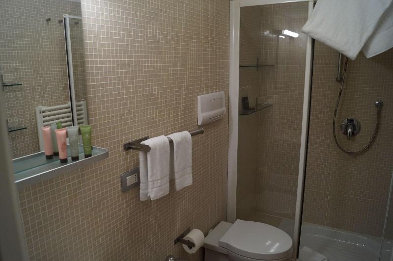 اتاق استاندارد سه نفره, Relais Arco Della Pace