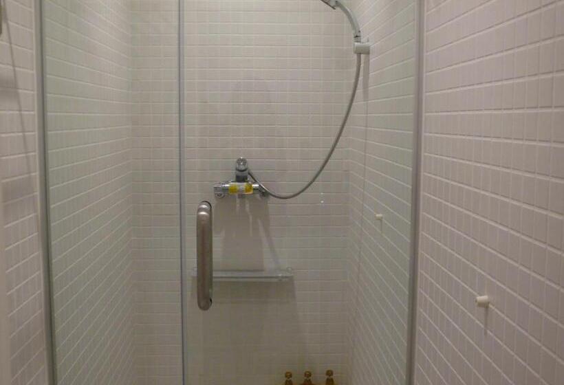 اتاق خانوادگی با سرویس بهداشتی مشترک, Piece Hostel Kyoto