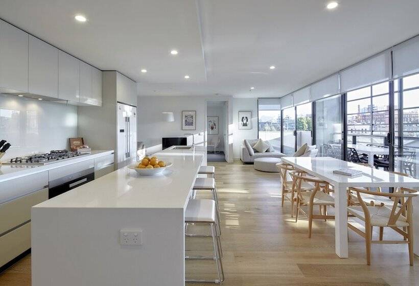 Апартаменты 3 Спальни, 381 Cremorne