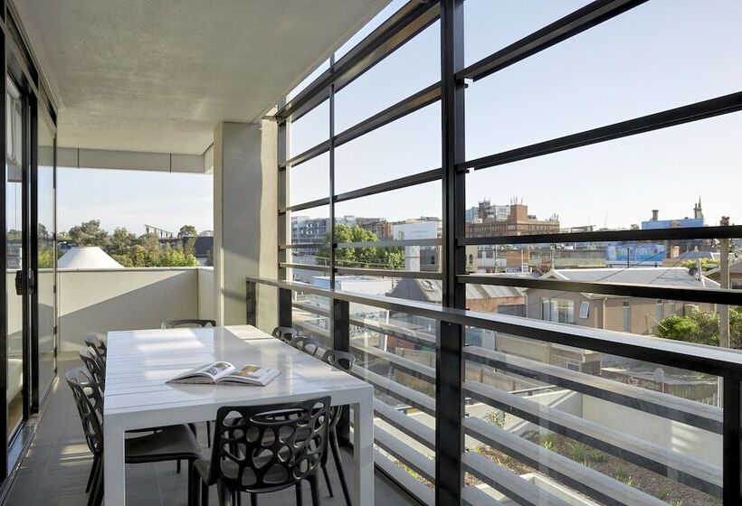 Апартаменты 3 Спальни, 381 Cremorne